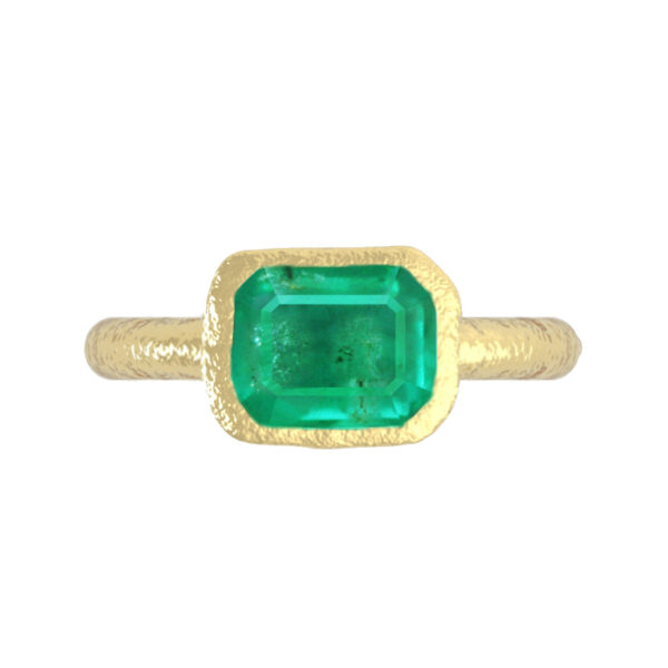 2 Carat Green Emerald & Hammered Gold Ring